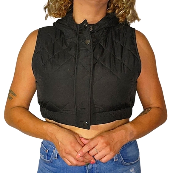 Altar'd State Jackets & Blazers - Altar'd State Size Small Puffed Hooded Crop Vest Zip Up Snap Button Black